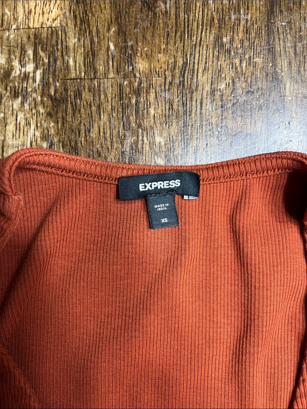 Express Rust-Orange Ribbed Button-Front Sleeveless Tank - Picture 2 of 4